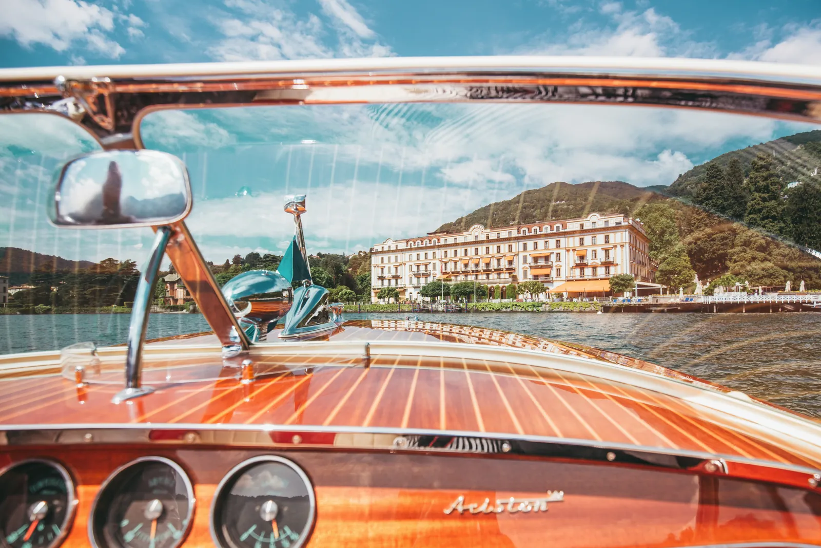 Riva boat on Lake Como for Luxo Italia